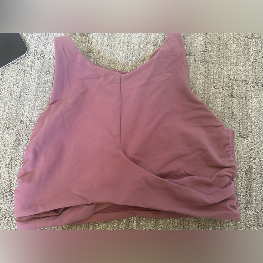 Lululemon high neck twist detail sports bra